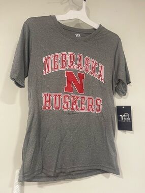 Team Athletics Nebraska Huskers Gray Short Sleeve Tee
